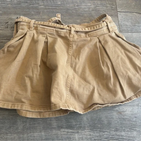 American Eagle Pleated Mini Skirt with Belt - Picture 3 of 3